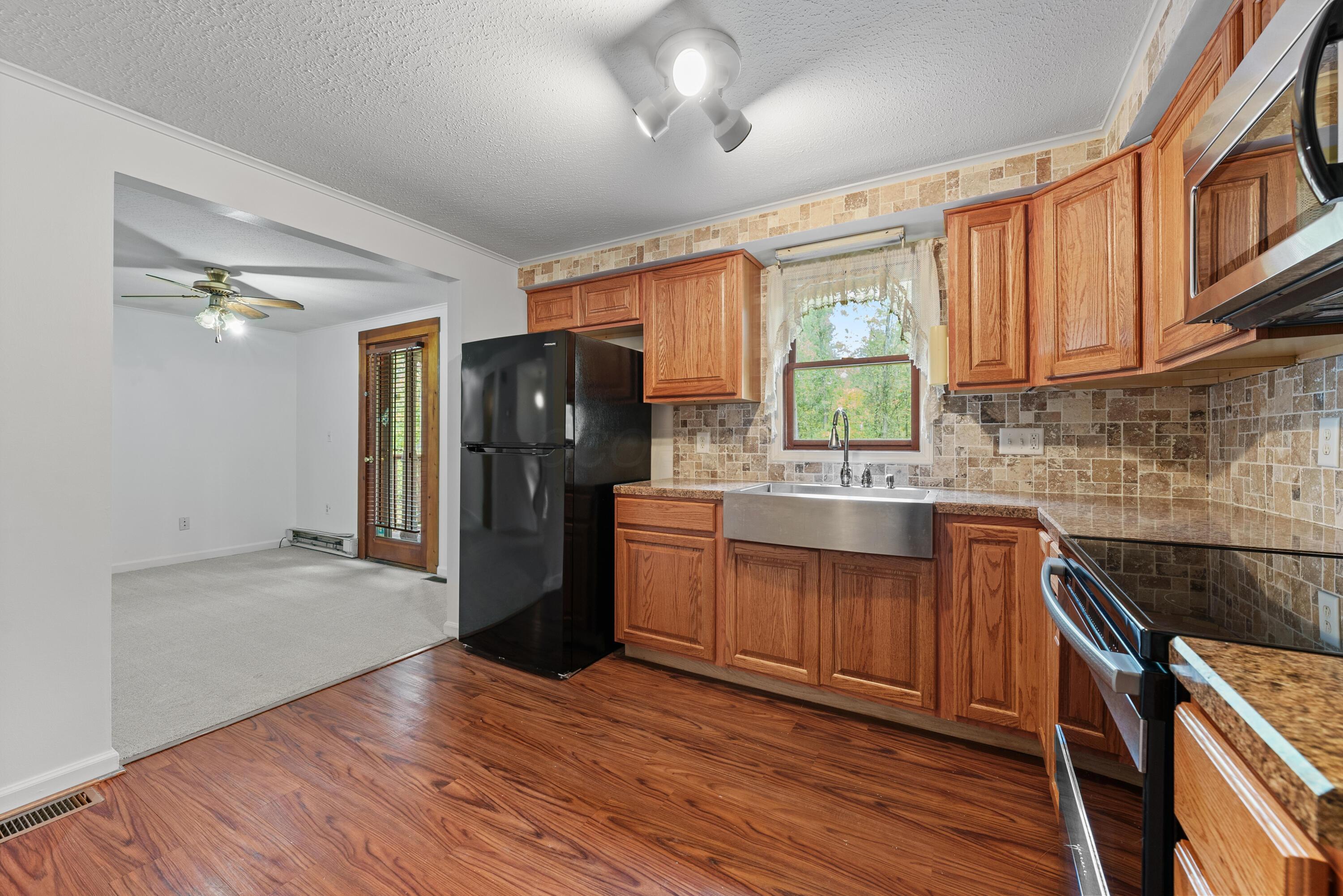 8106 Clouse Road New Albany, OH 43054 - Photo 9 of 47 Kitchen