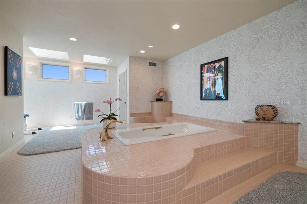 16000 Gulf Boulevard Redington Beach, FL 33708 - Photo 33 of 47 a bathroom with a sink