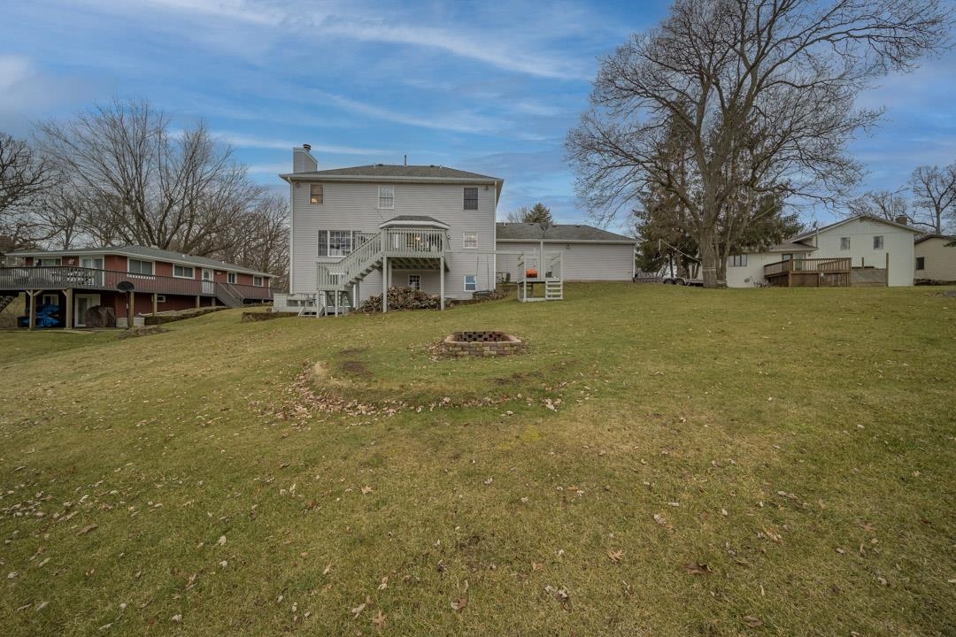 1982 Southgate Drive Lake Summerset, IL 61019 - Photo 4 of 33 a view of a house with a outdoor space
