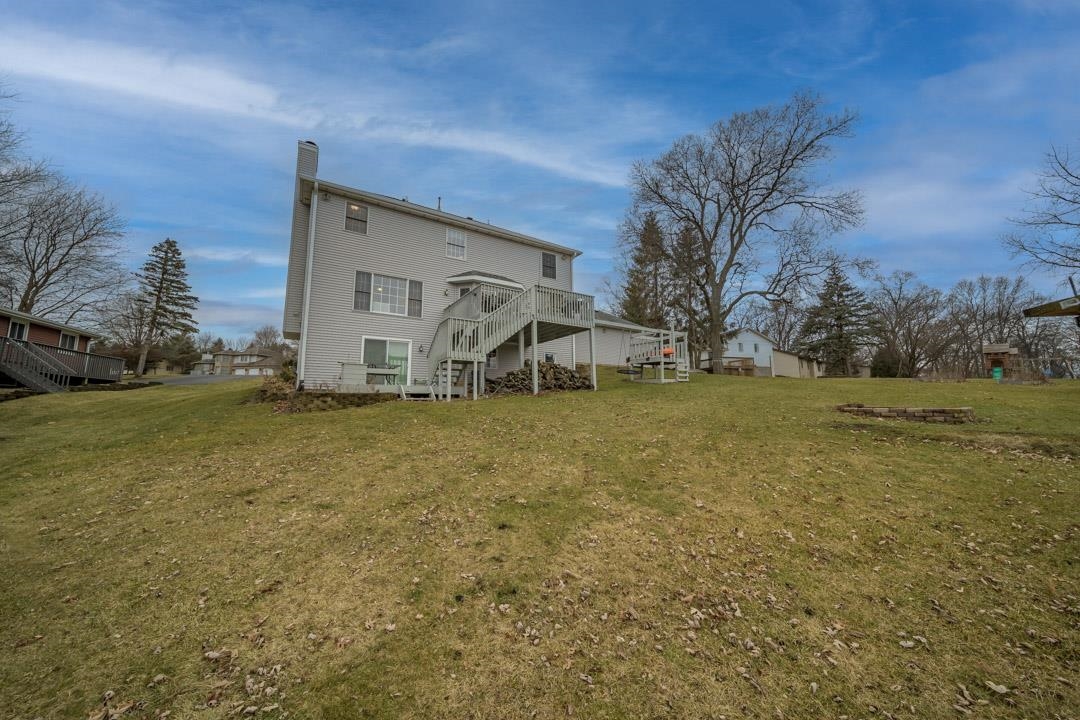 1982 Southgate Drive Lake Summerset, IL 61019 - Photo 5 of 33 a view of a house with a yard