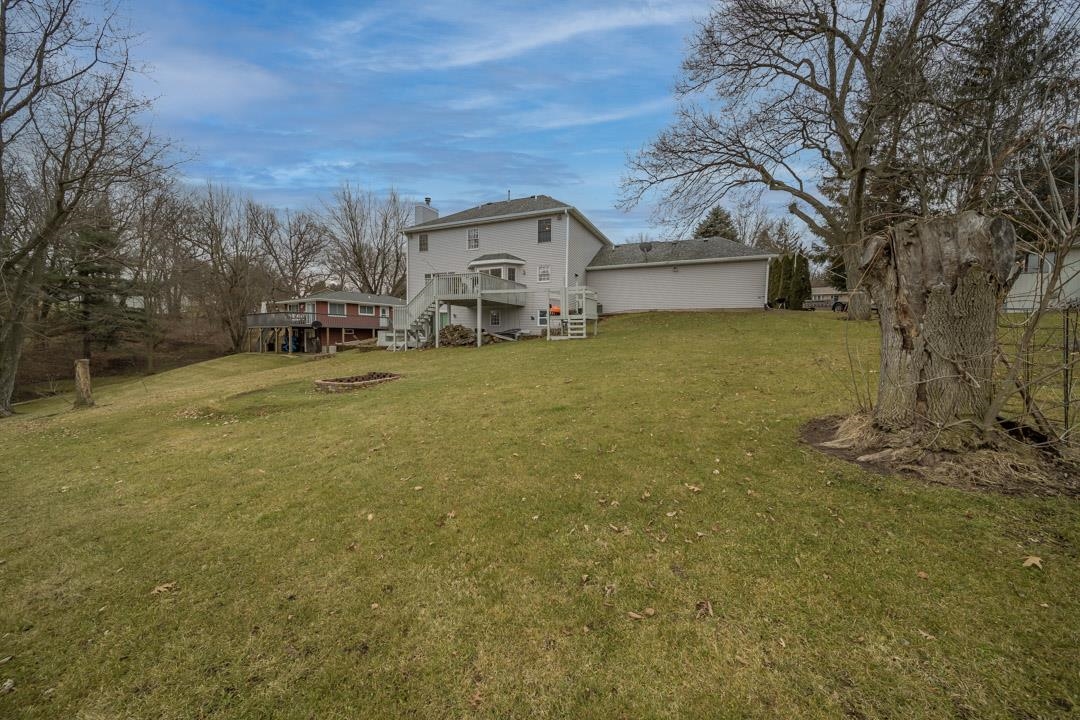 1982 Southgate Drive Lake Summerset, IL 61019 - Photo 6 of 33 a front view of house with yard and trees