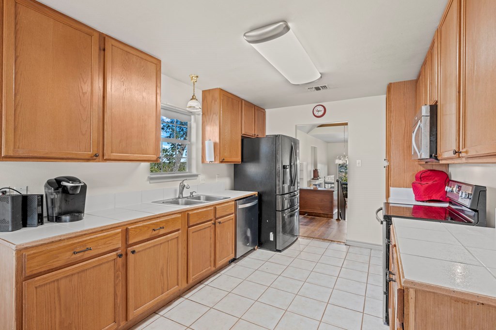 2115 Vista Ridge Drive Kerrville, TX 78028 - Photo 6 of 26