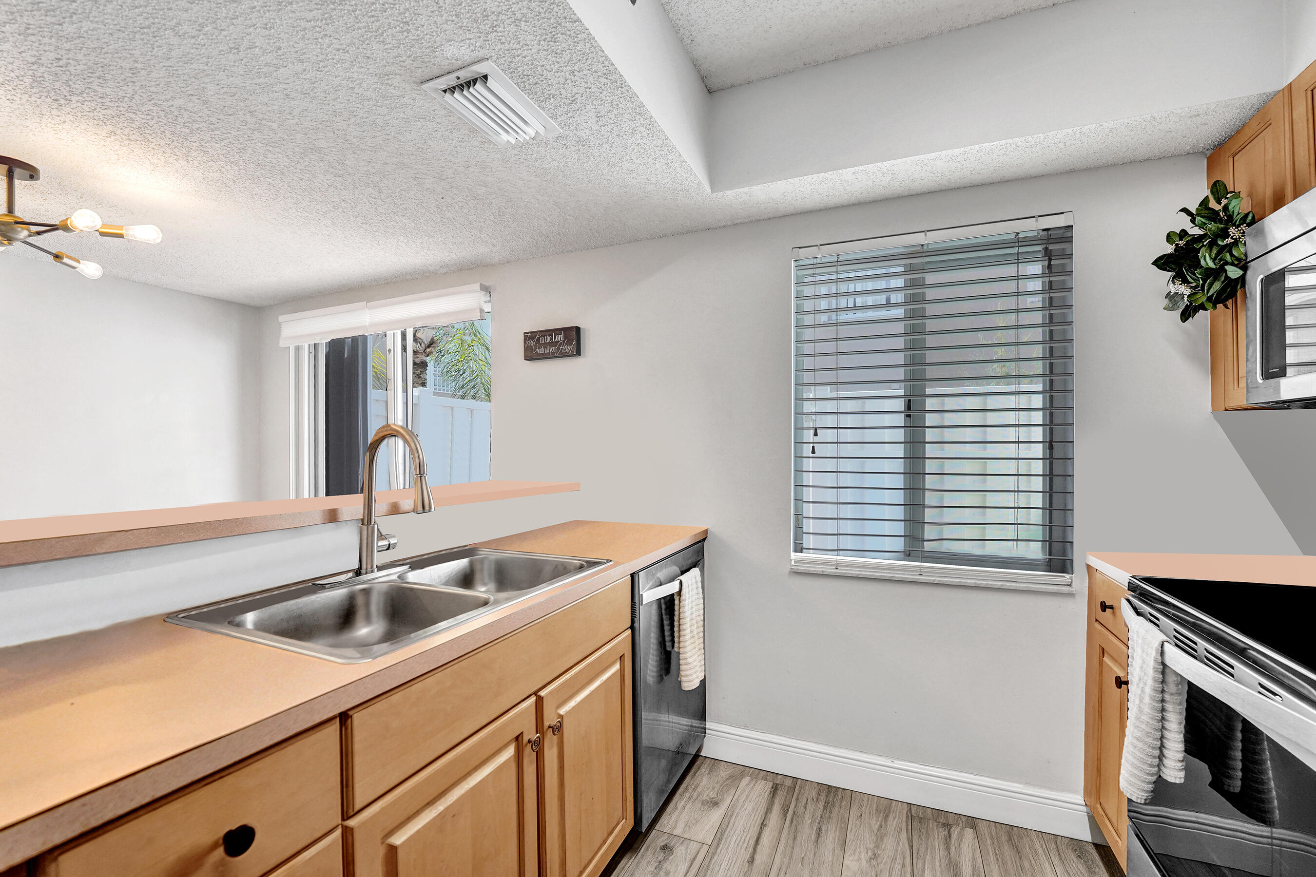173 Riviera Circle Weston, FL 33326 - Photo 12 of 41 DSC01406