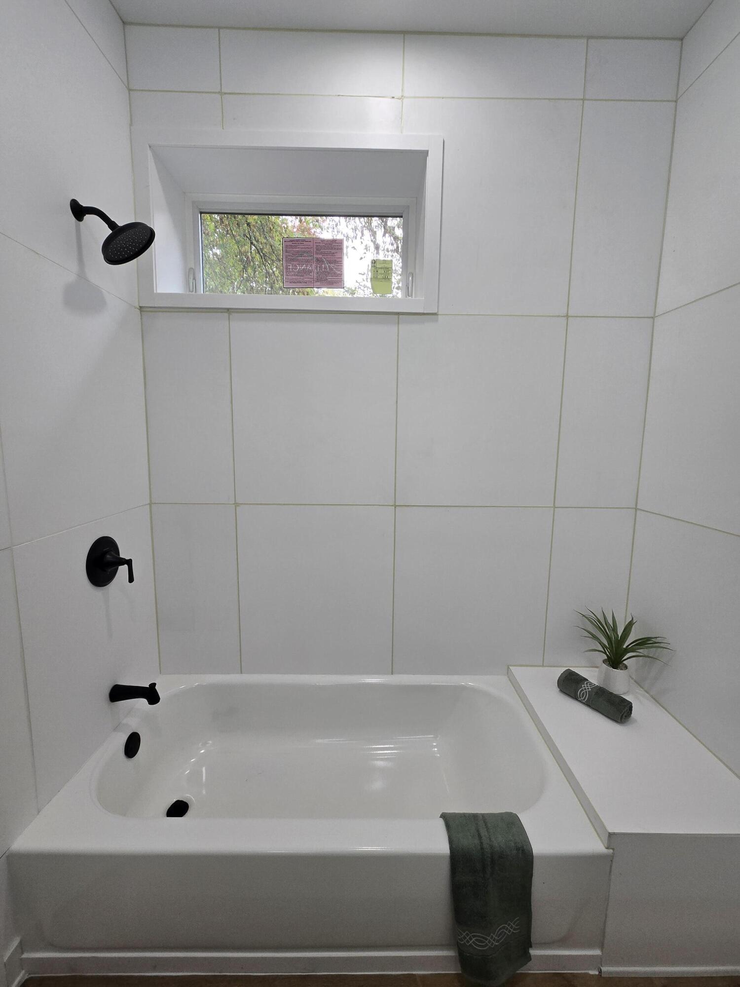 5766 North 42nd Street Milwaukee, WI 53209 - Photo 18 of 25 20251023_101955