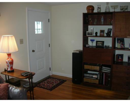 13 Endmoor Road Westford, MA 01886 - Photo 14 of 26 Gallery Image 14