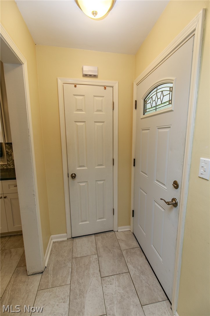 1120 Hansford Road Lyndhurst, OH 44124 - Photo 2 of 35