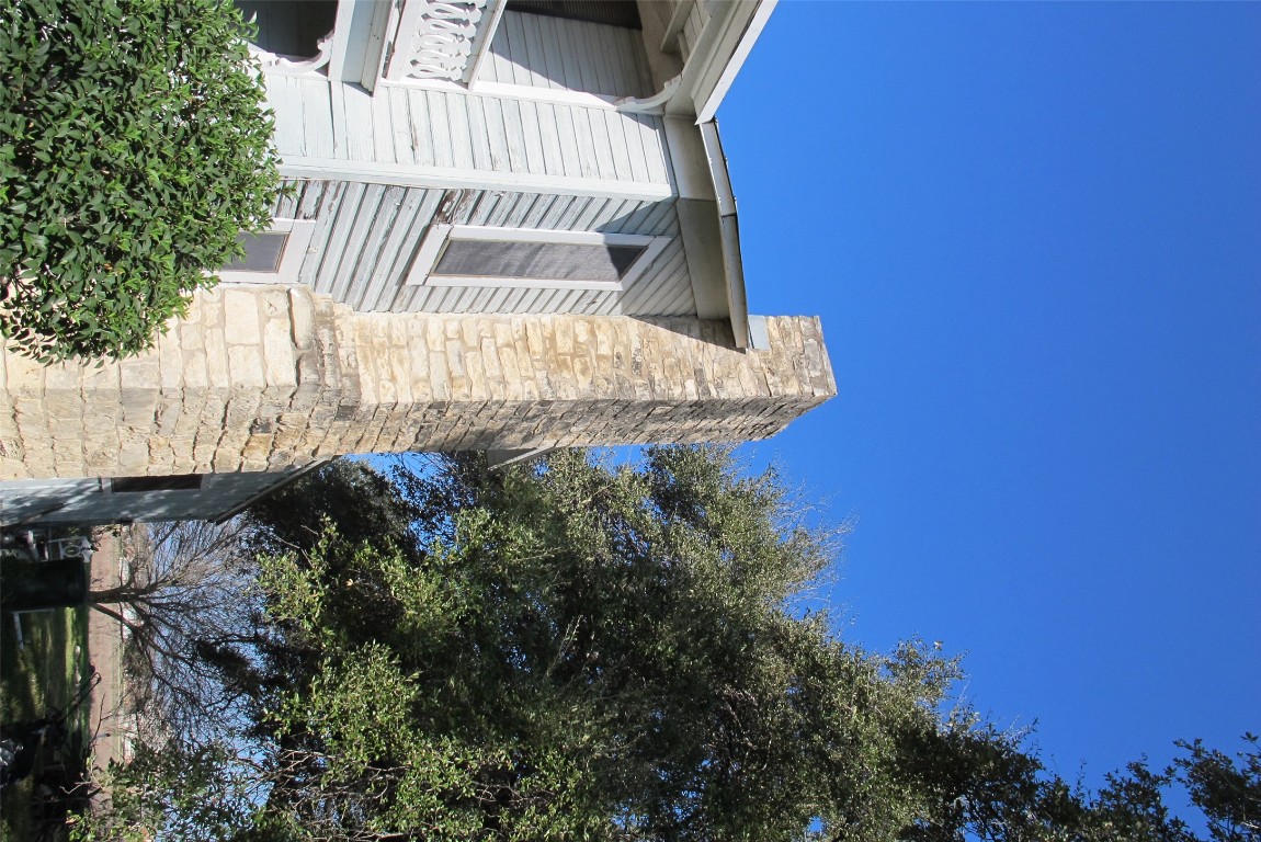 600 South Bagdad Road Leander, TX 78641 - Photo 18 of 36 Wall & masonry fireplace, chimney rebuilt/refurbished now