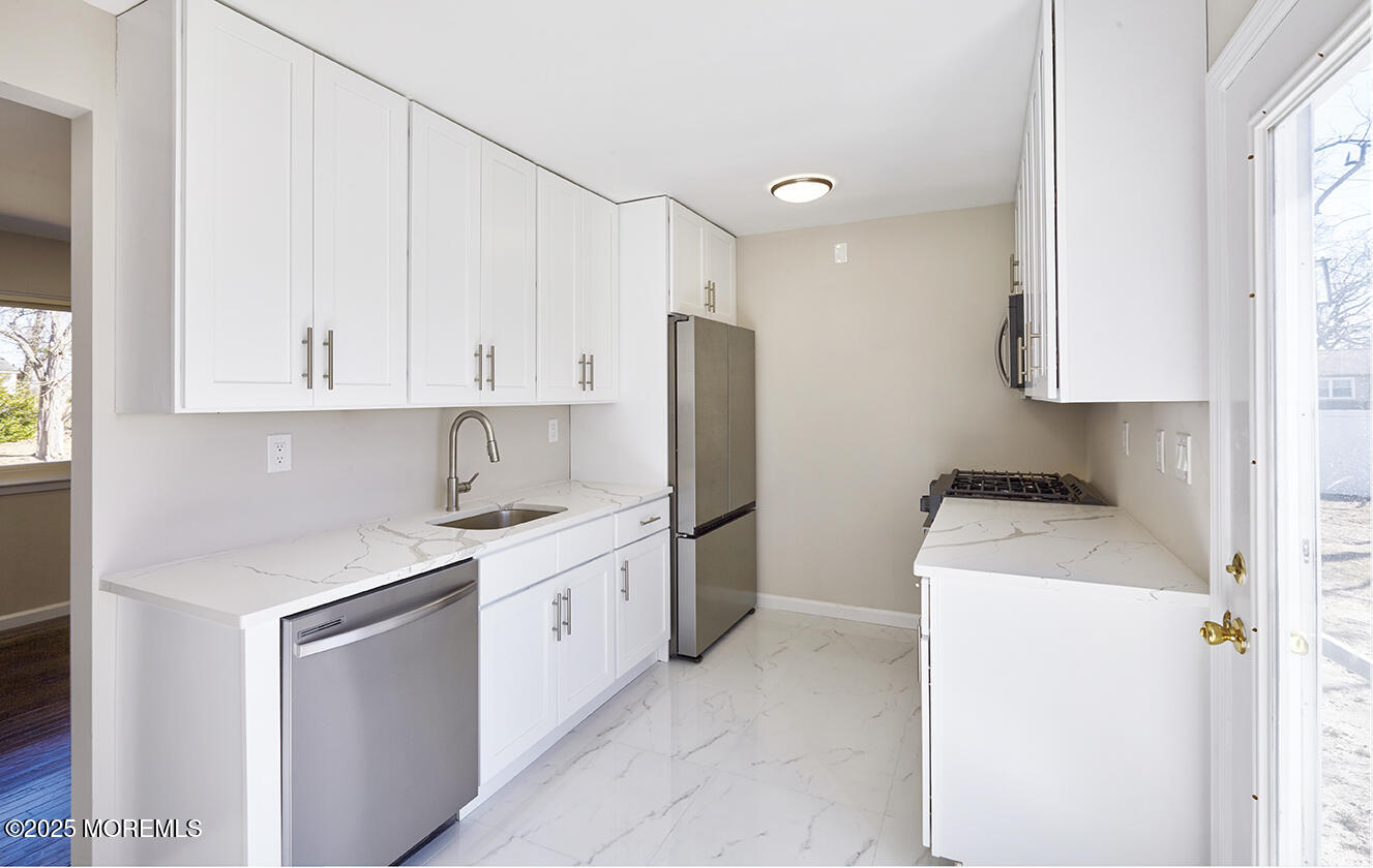 516 Midstreams Road Brick, NJ 08724 - Photo 3 of 25 11 72