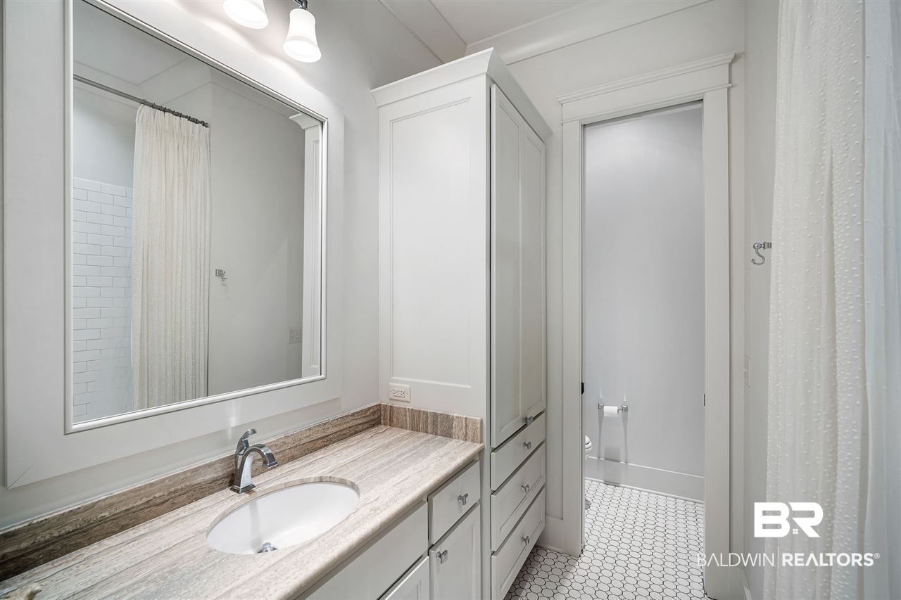 108 Alsway Court Fairhope, AL 36532 - Photo 27 of 48 Bathroom 2
