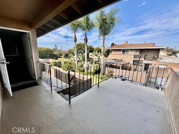$3,595 | 17102 Emerald Lane, Unit 1, Huntington Beach, CA 92647