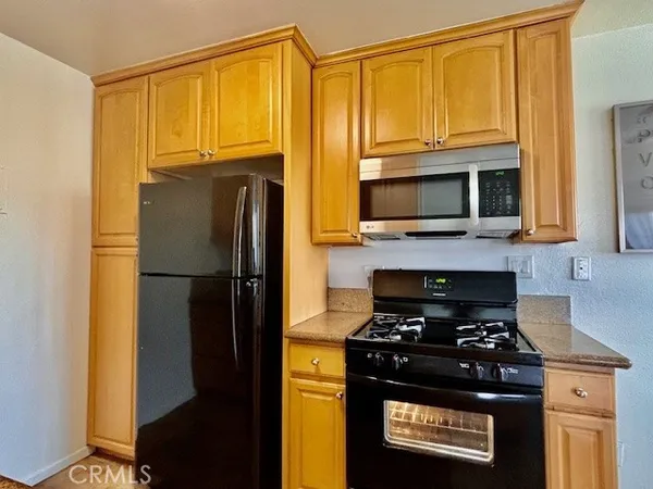 $3,595 | 17102 Emerald Lane, Unit 1, Huntington Beach, CA 92647