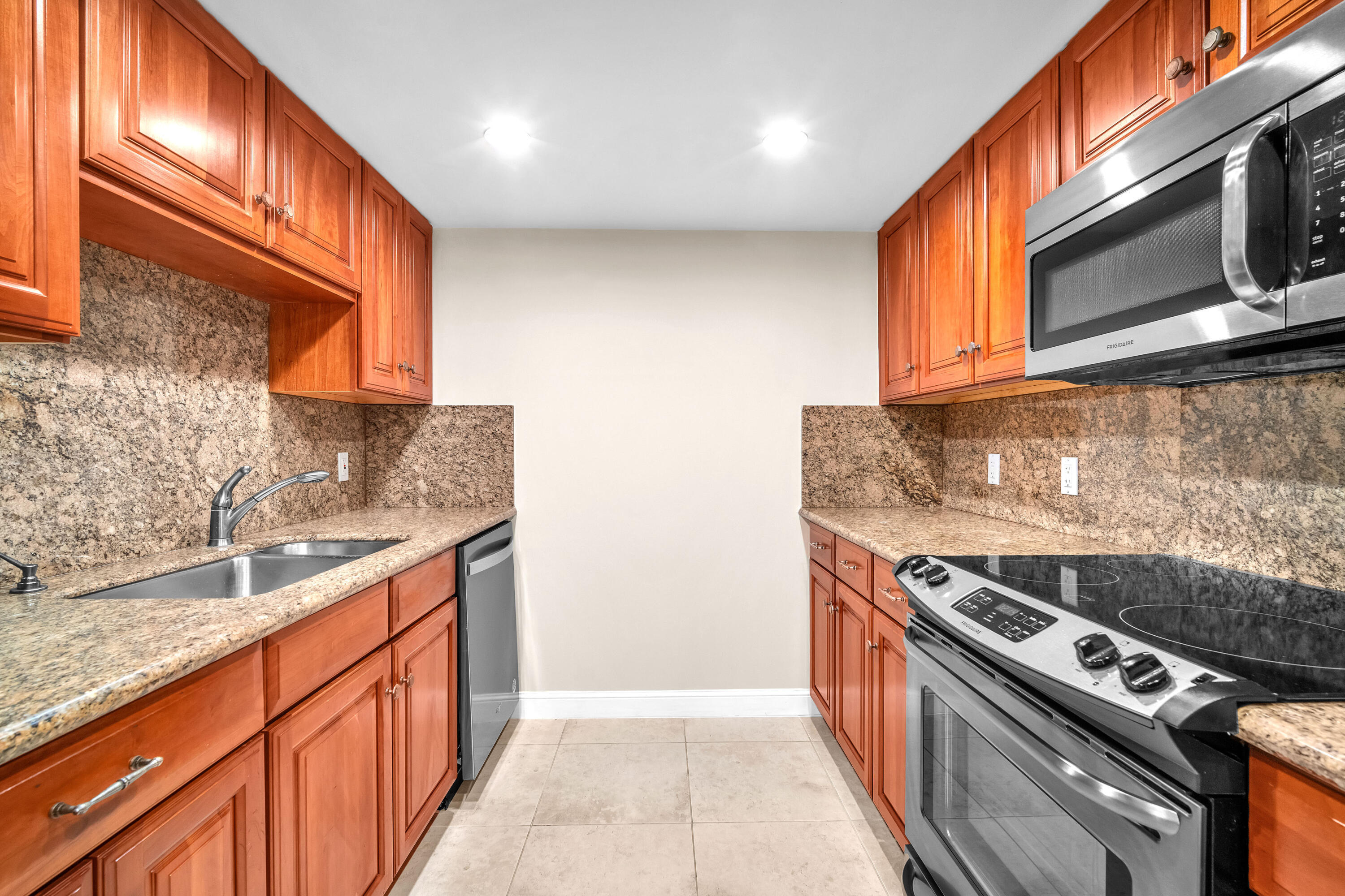 101 Plaza Real South, Unit 829 Boca Raton, FL 33432 - Photo 16 of 37 DSC_6707