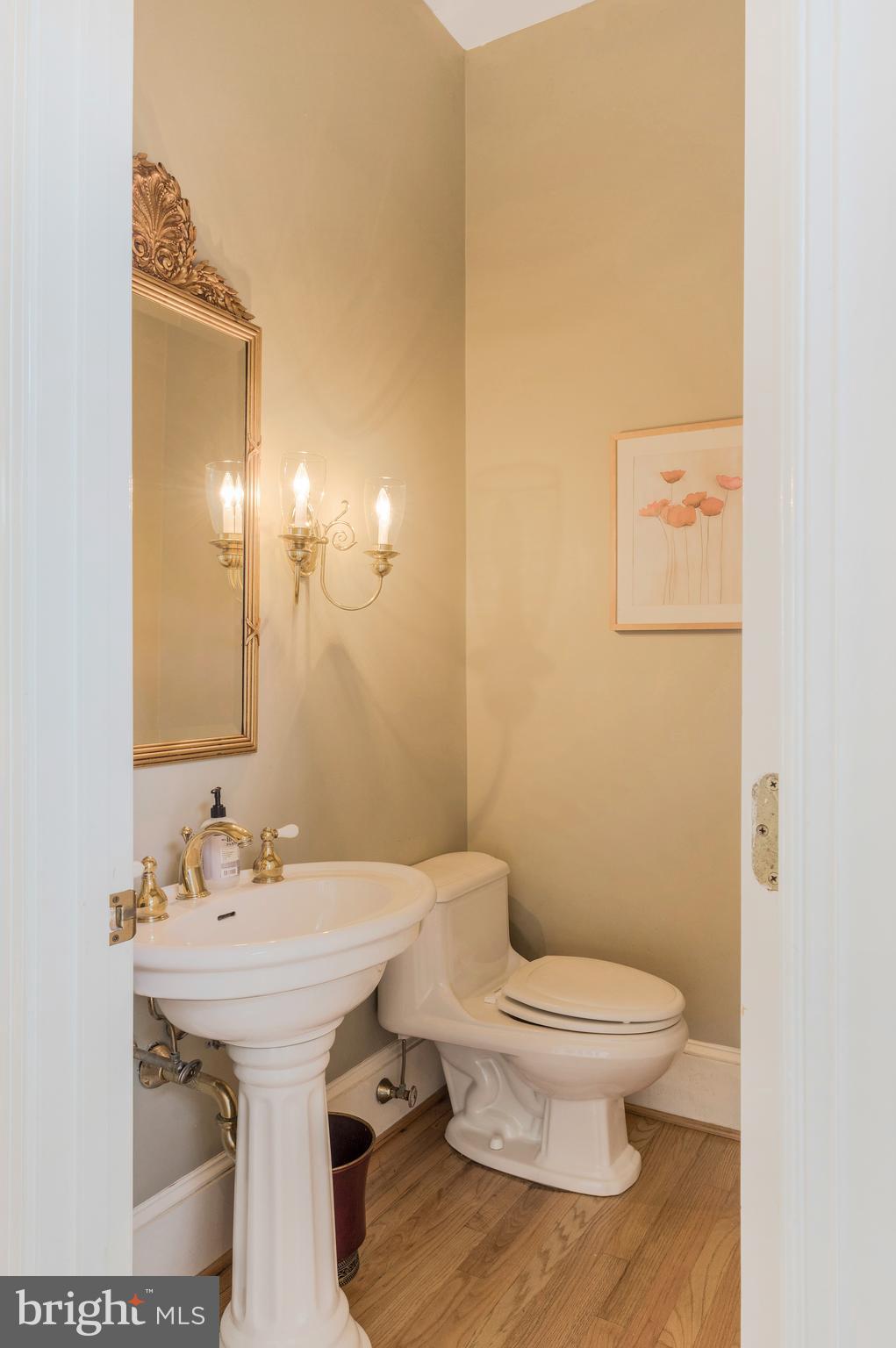 1308 Beachview Road Annapolis, MD 21403 - Photo 13 of 36 POWDER ROOM OFF OF KITCHEN/DINING ROOM