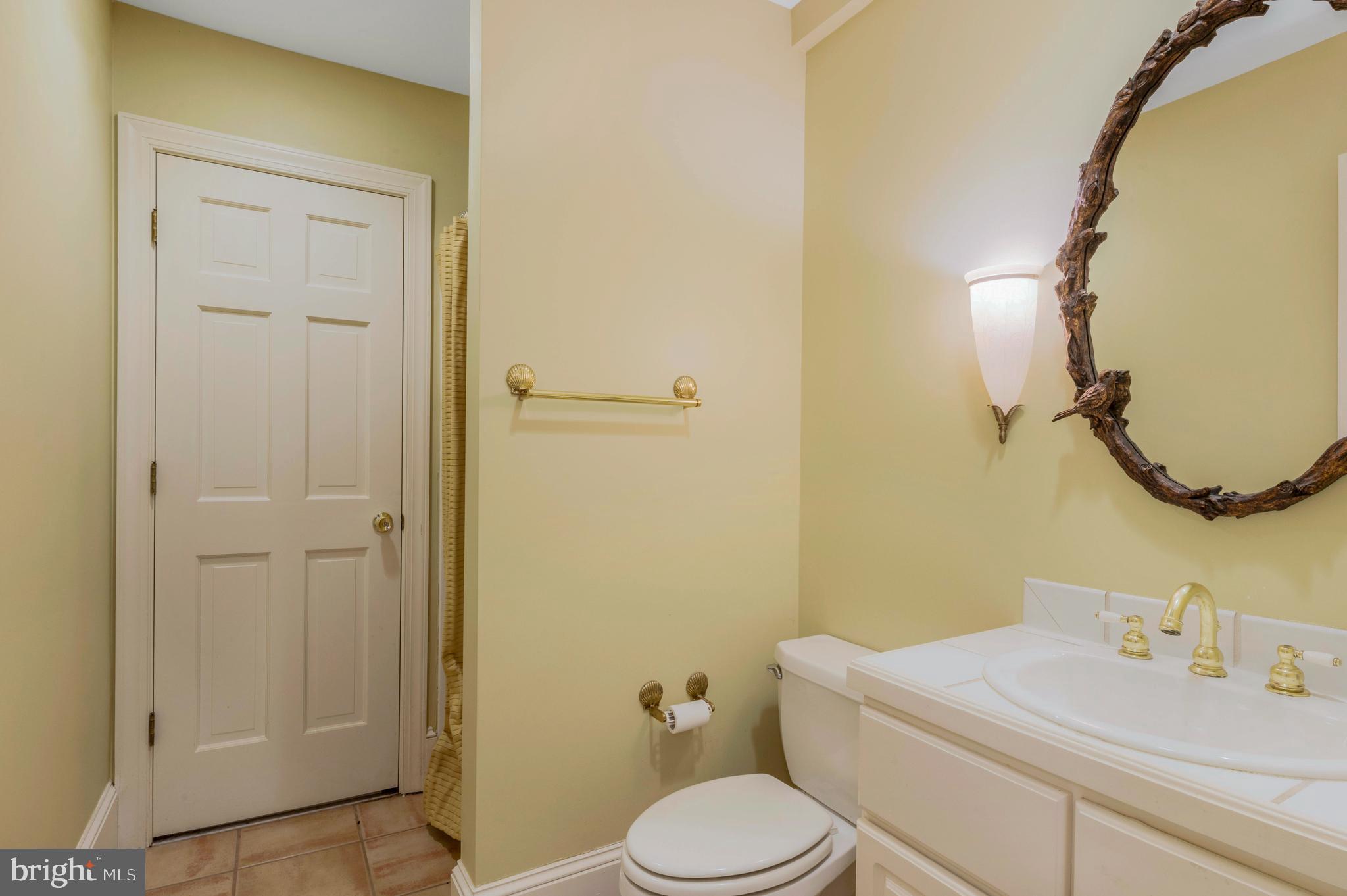 1308 Beachview Road Annapolis, MD 21403 - Photo 21 of 36 ENTRY LEVEL FULL BATH