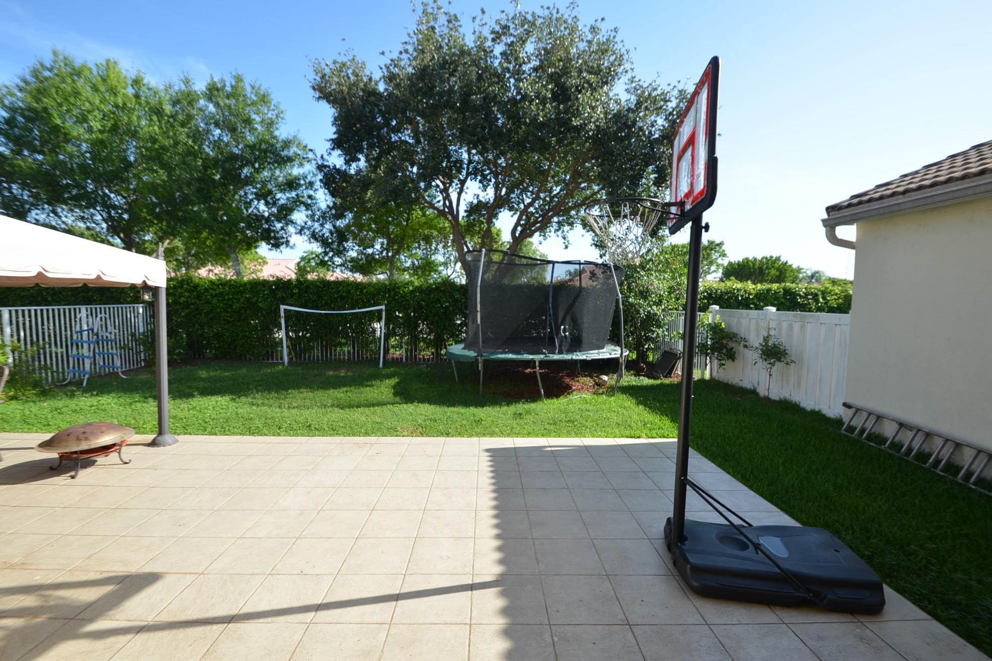 8517 Vía D Oro Boca Raton, FL 33433 - Photo 8 of 32 DSC_7390