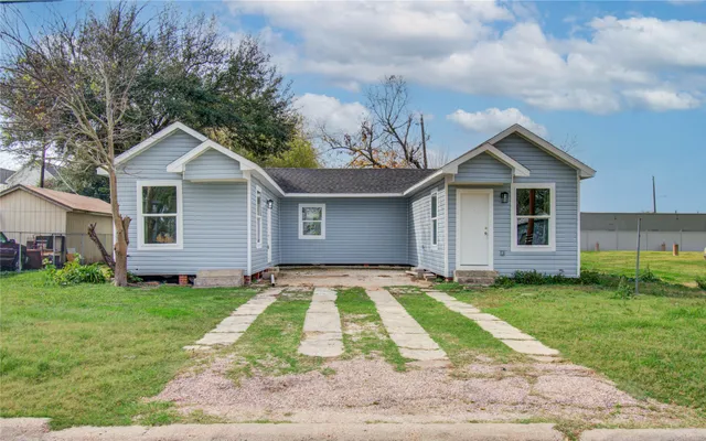 $1,650 | 114 South Iowa Street, La Porte, TX 77571