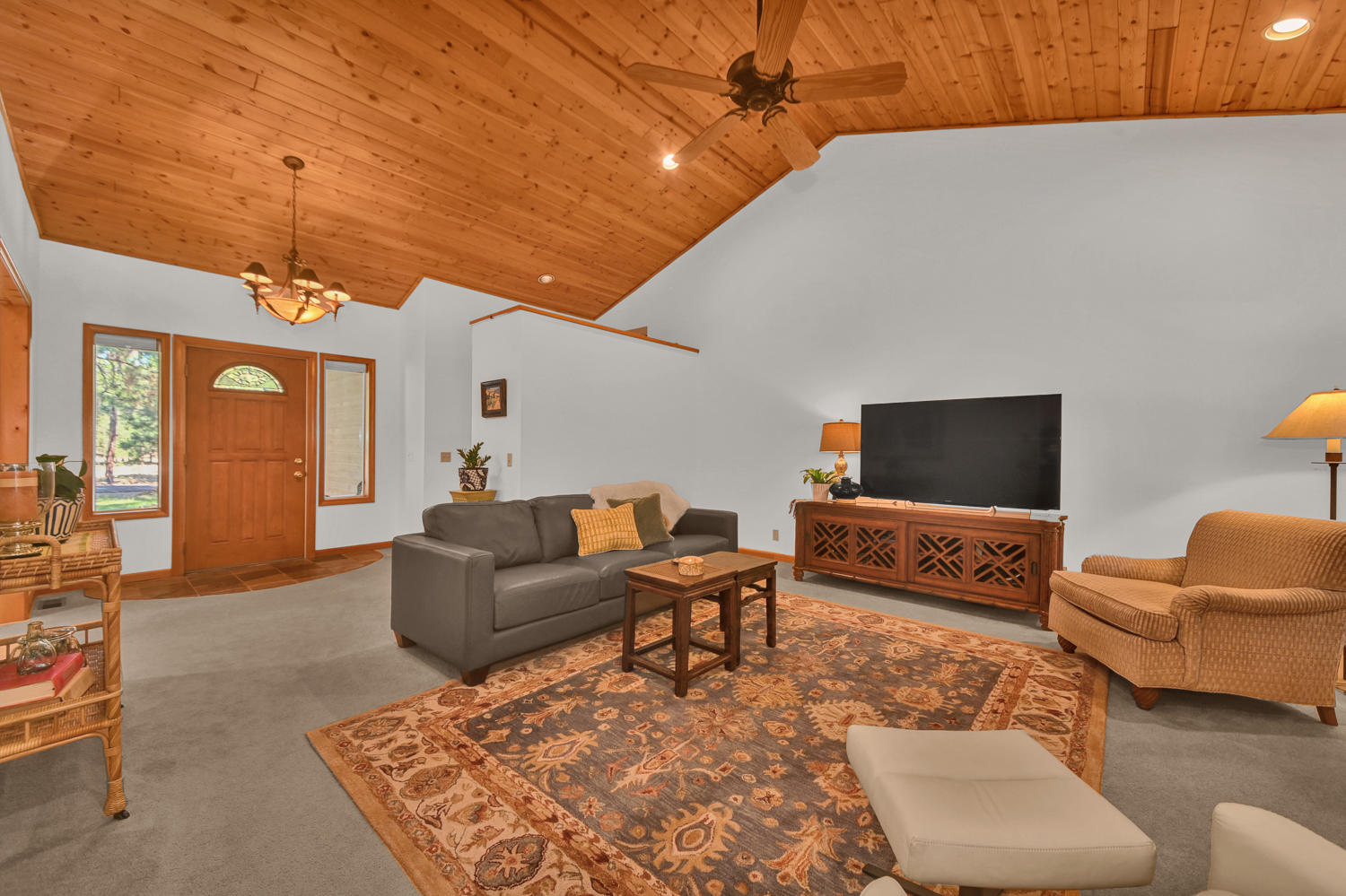 14414 Crossroads Loop Sisters, OR 97759 - Photo 14 of 57 15