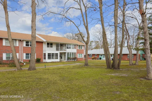 $143,900 | 41 G Cambridge Court, Lakewood, NJ 08701