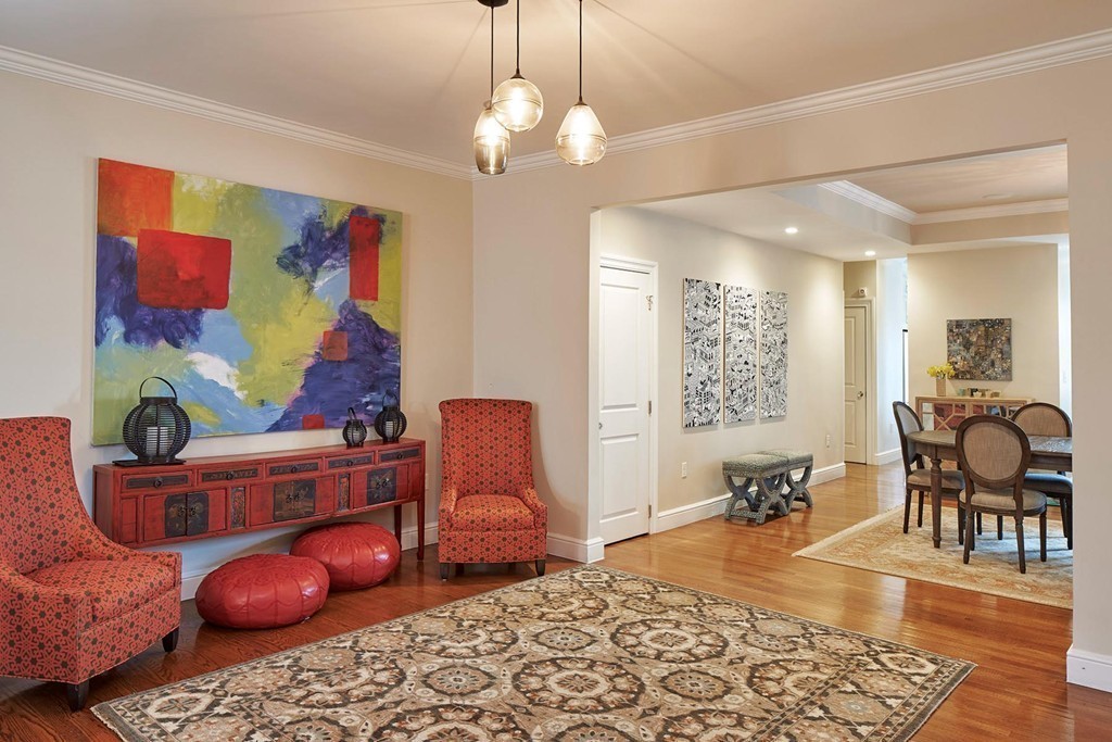 178 Naples Road, Unit 2 Brookline, MA 02446 - Photo 3 of 10 Gallery Image 3