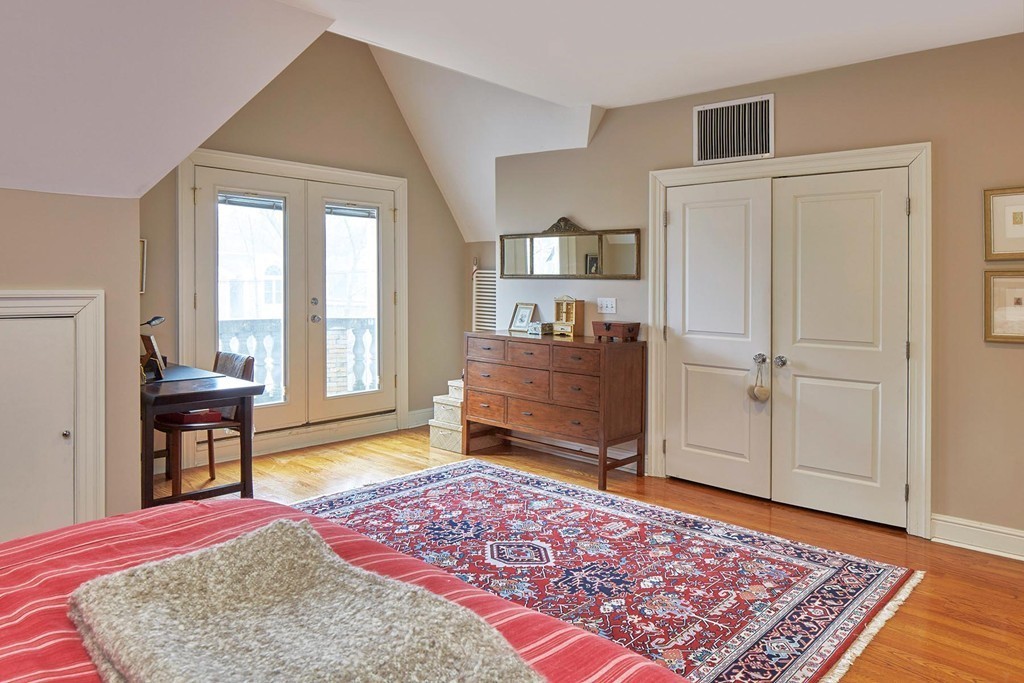 178 Naples Road, Unit 2 Brookline, MA 02446 - Photo 7 of 10 Gallery Image 7