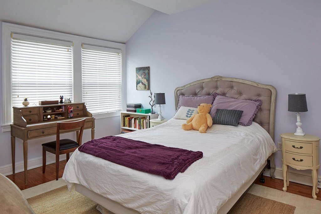 178 Naples Road, Unit 2 Brookline, MA 02446 - Photo 9 of 10 Gallery Image 9