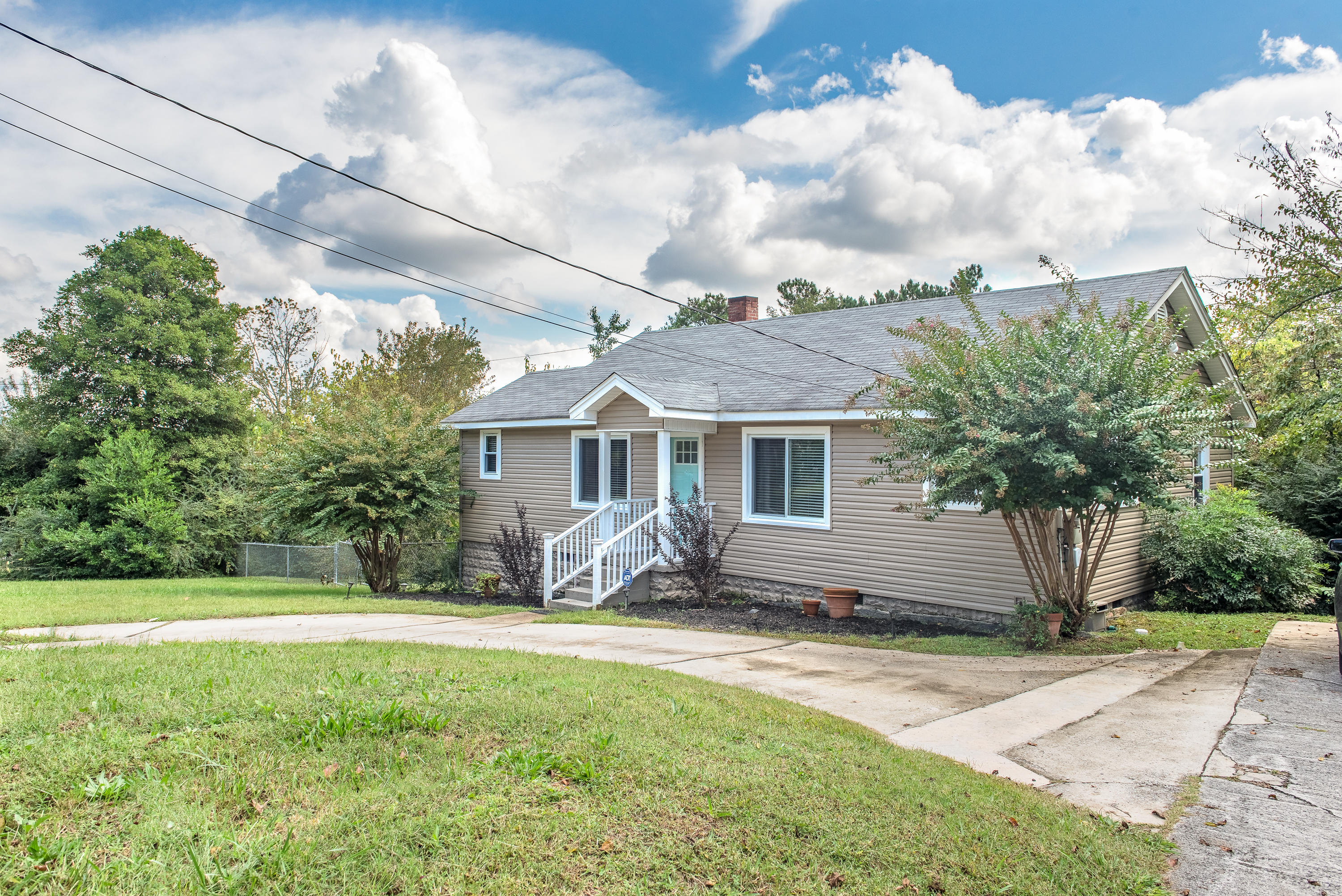 1734 John Ross Road Chattanooga, TN 37412 - Photo 2 of 13 Exterior_Front