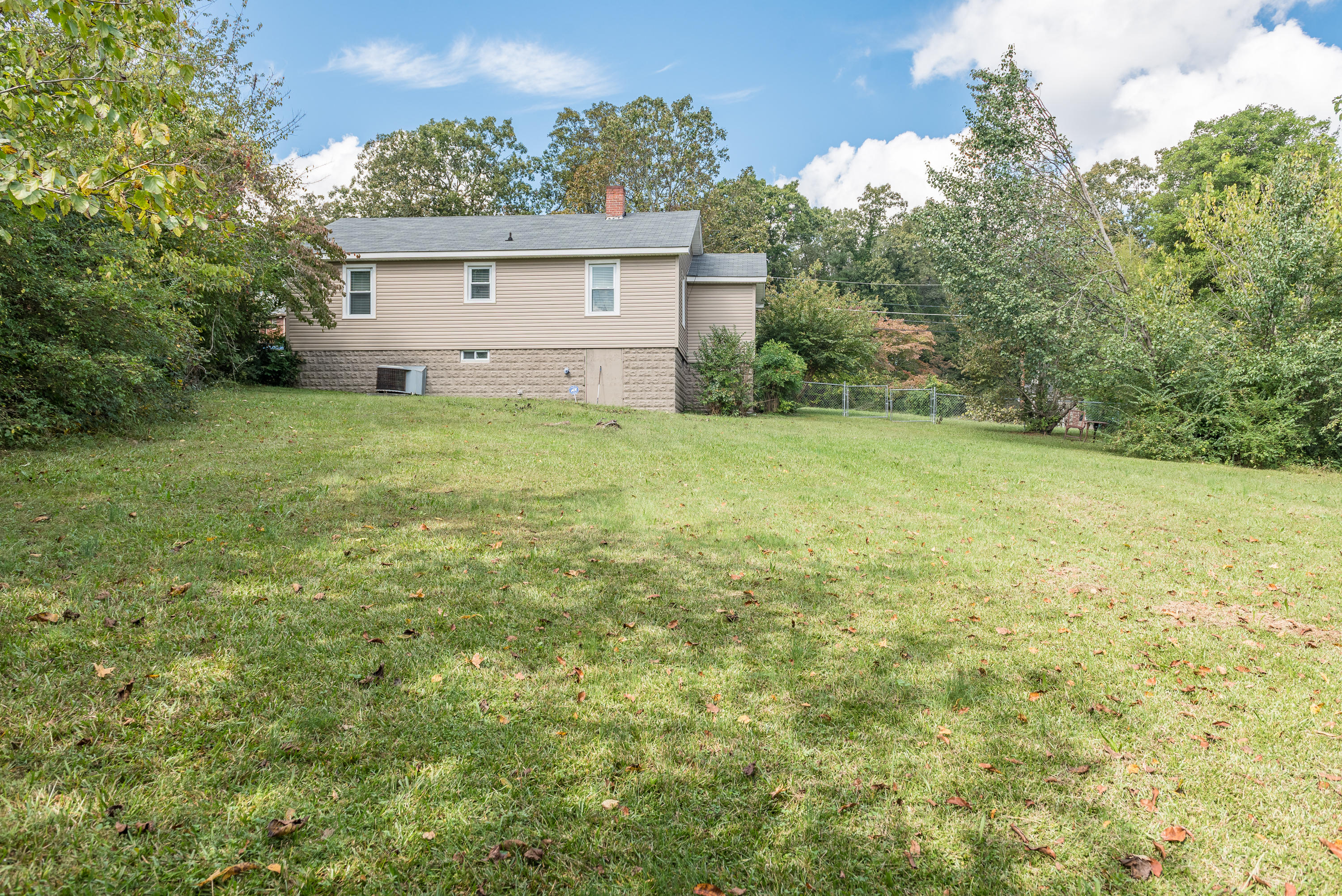 1734 John Ross Road Chattanooga, TN 37412 - Photo 3 of 13 Exterior_Back