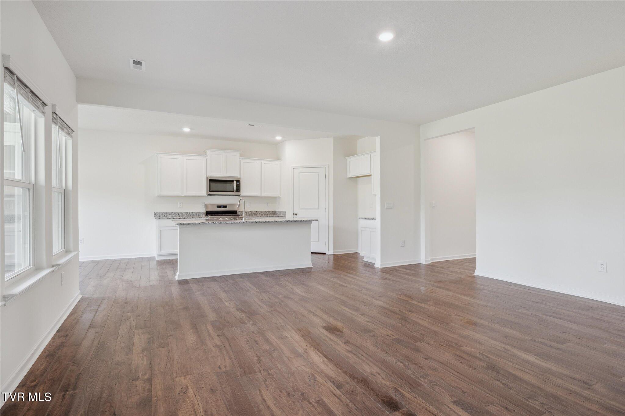 567 Fieldcrest Road Blountville, TN 37617 - Photo 4 of 21 05-IMG_0041