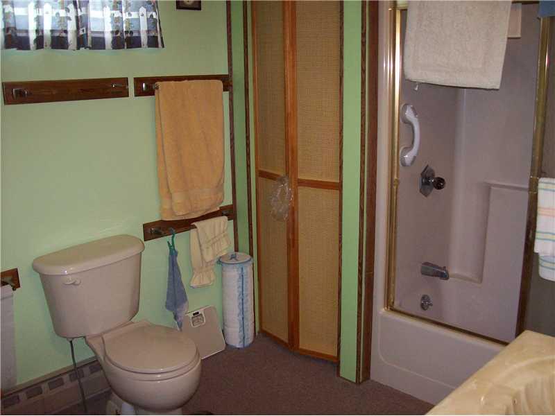 356 Breakiron Road Connellsville, PA 15425 - Photo 8 of 15 Full Bath.