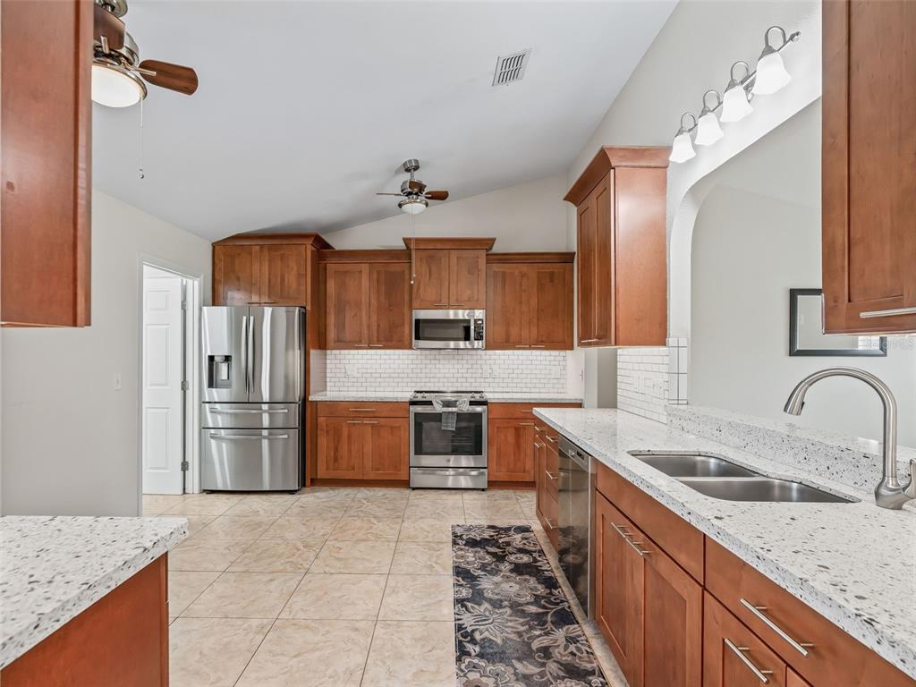12115 Southeast 176th Loop Summerfield, FL 34491 - Photo 10 of 47