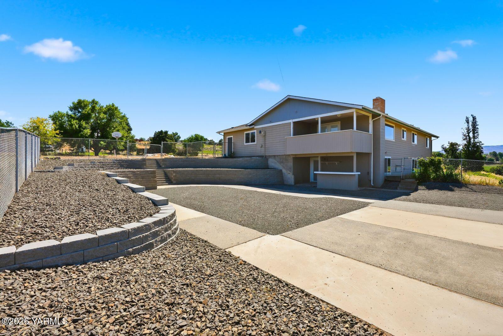 241 Knoll Road Yakima, WA 98908 - Photo 36 of 43 So Much Potential for Patio Space!