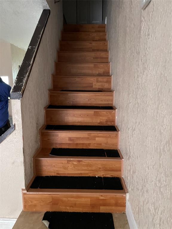 8247 Fairway Road Sunrise, FL 33351 - Photo 4 of 8