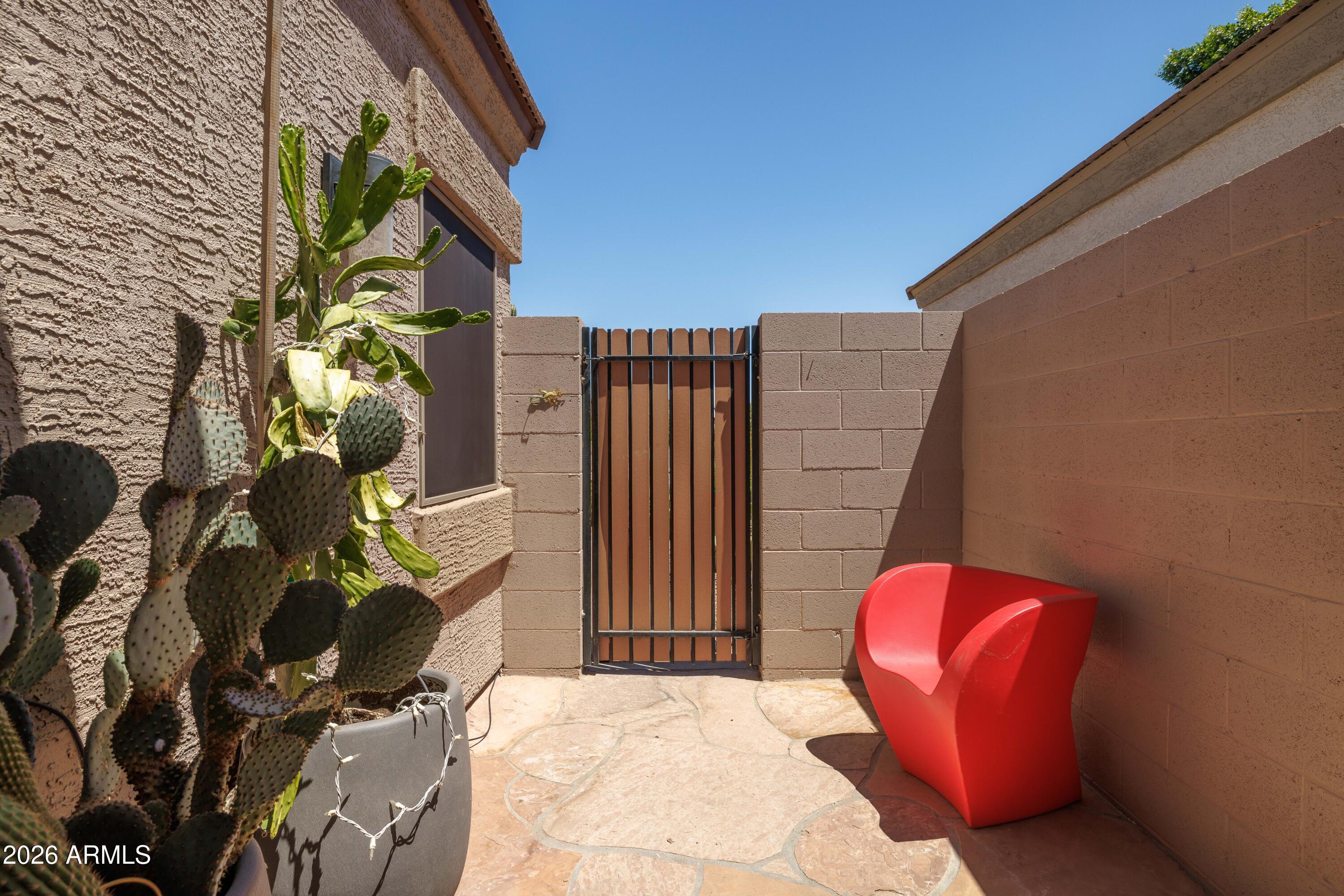 3247 East Fremont Road Phoenix, AZ 85042 - Photo 5 of 33