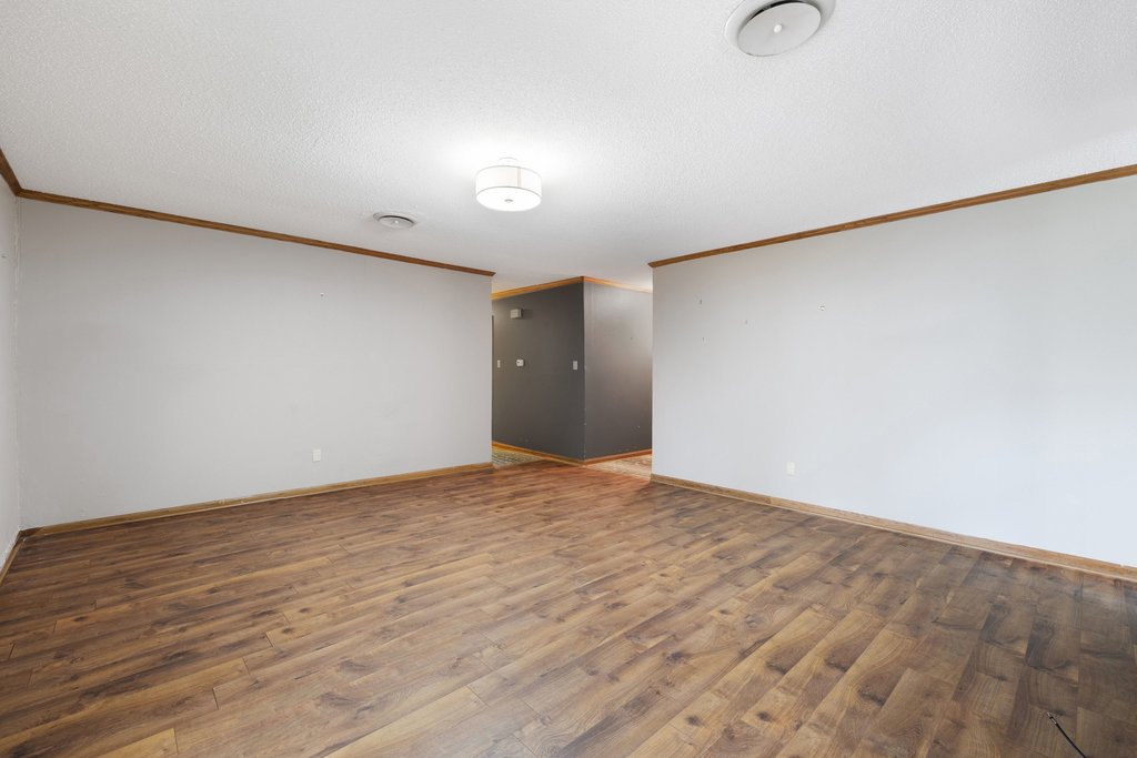 2204 Smith Avenue Taylor, TX 76574 - Photo 10 of 40