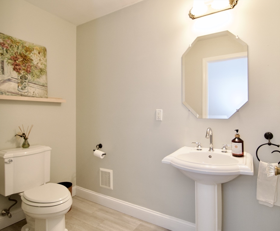 29 Skinner Road East Windsor, CT 06016 - Photo 28 of 40 Gallery Image 28