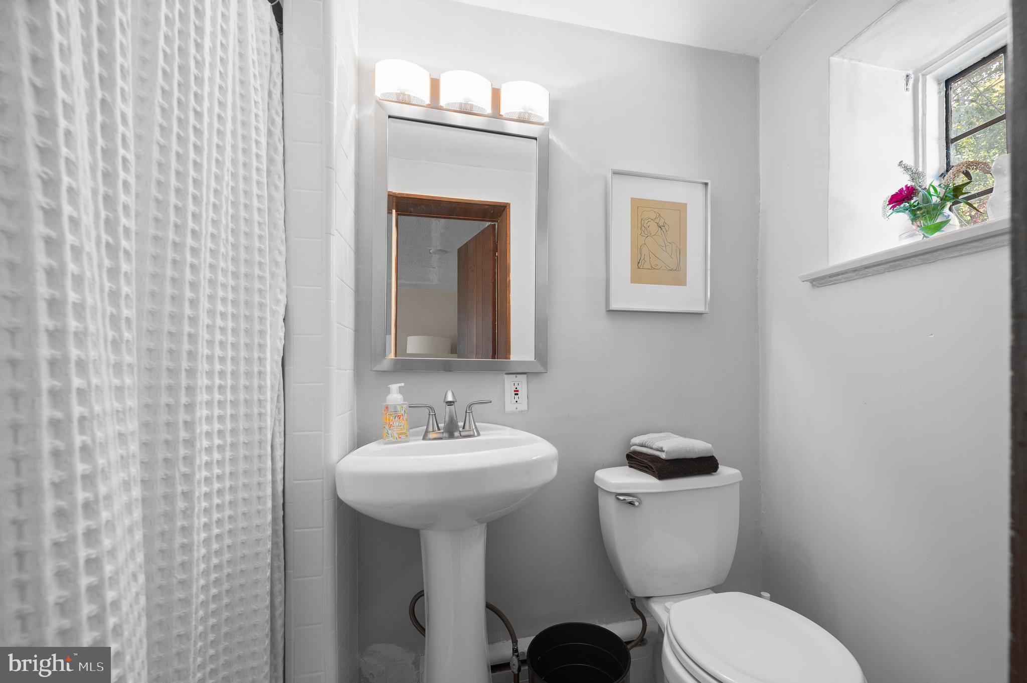 419 Arthurs Round Table Wynnewood, PA 19096 - Photo 21 of 51