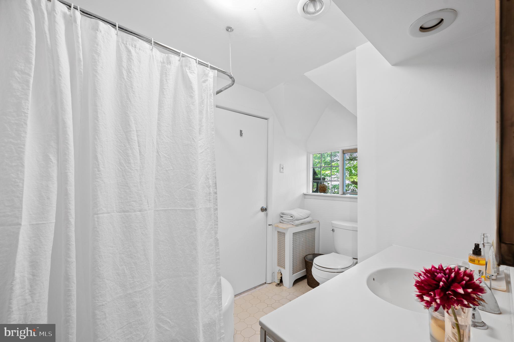 419 Arthurs Round Table Wynnewood, PA 19096 - Photo 27 of 51