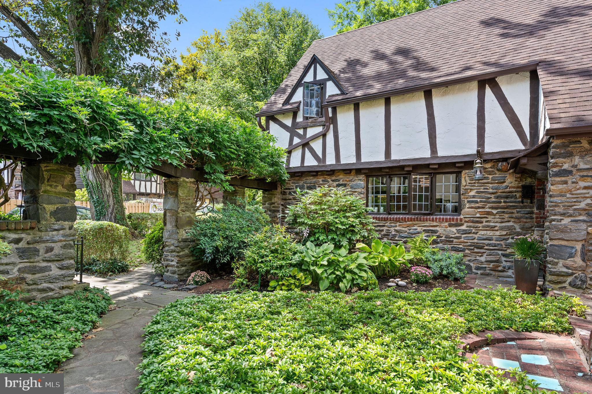 419 Arthurs Round Table Wynnewood, PA 19096 - Photo 38 of 51