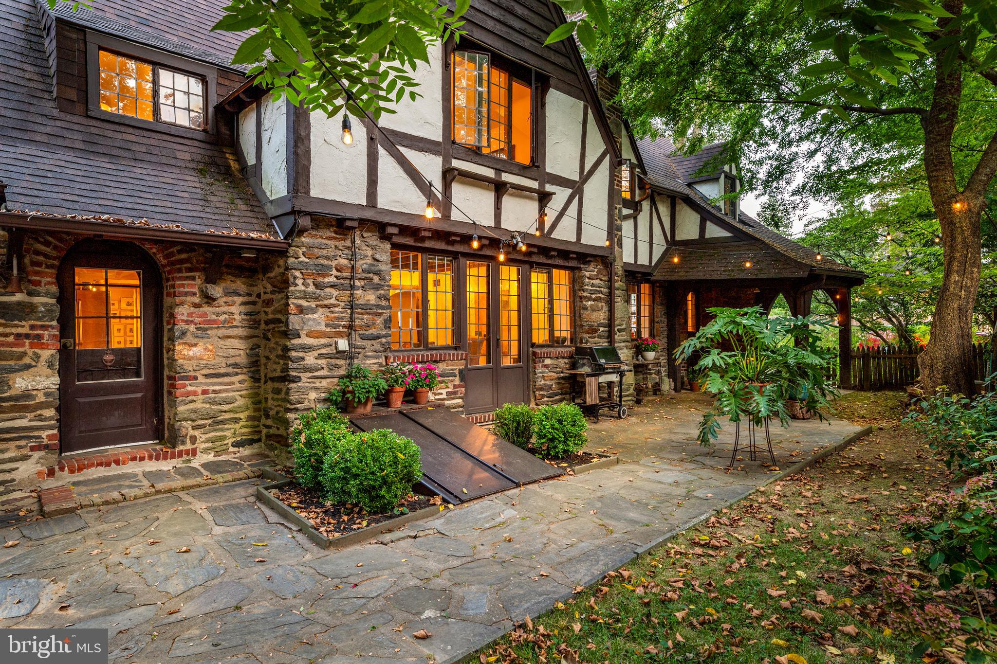 419 Arthurs Round Table Wynnewood, PA 19096 - Photo 4 of 51