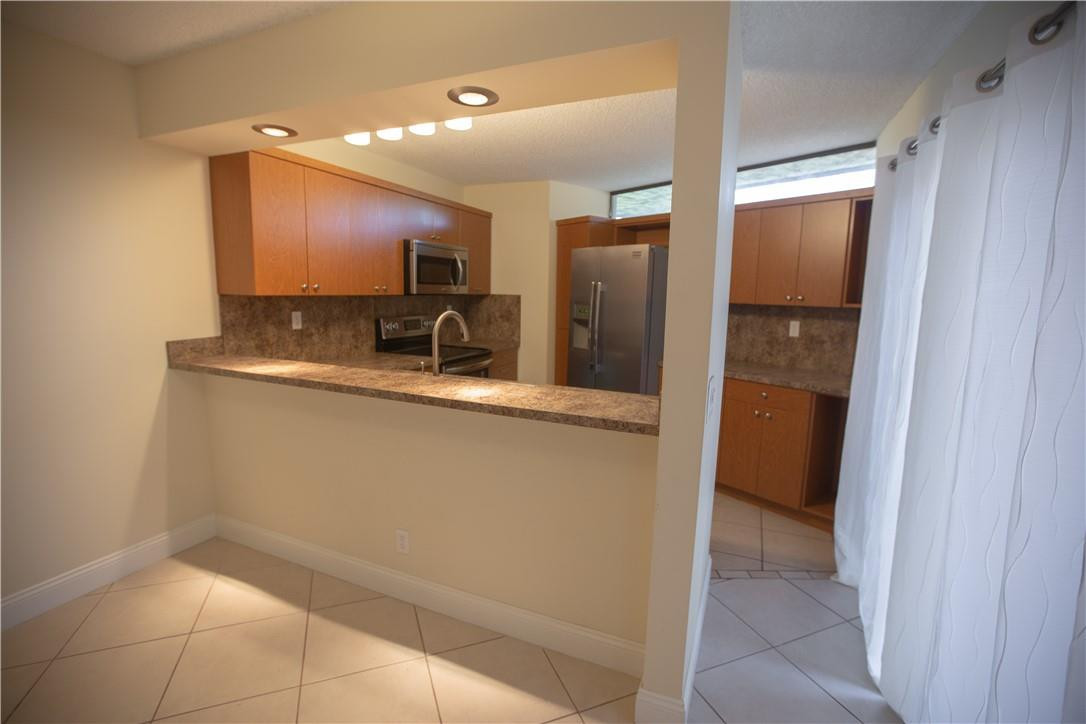 8392 Trent Court, Unit B Boca Raton, FL 33433 - Photo 10 of 23 Photo 10
