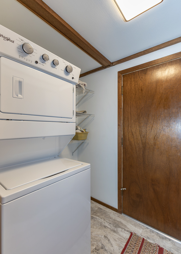 420 Margaret Street Atkinson, IL 61235 - Photo 14 of 26 a utility room with dryer and washer