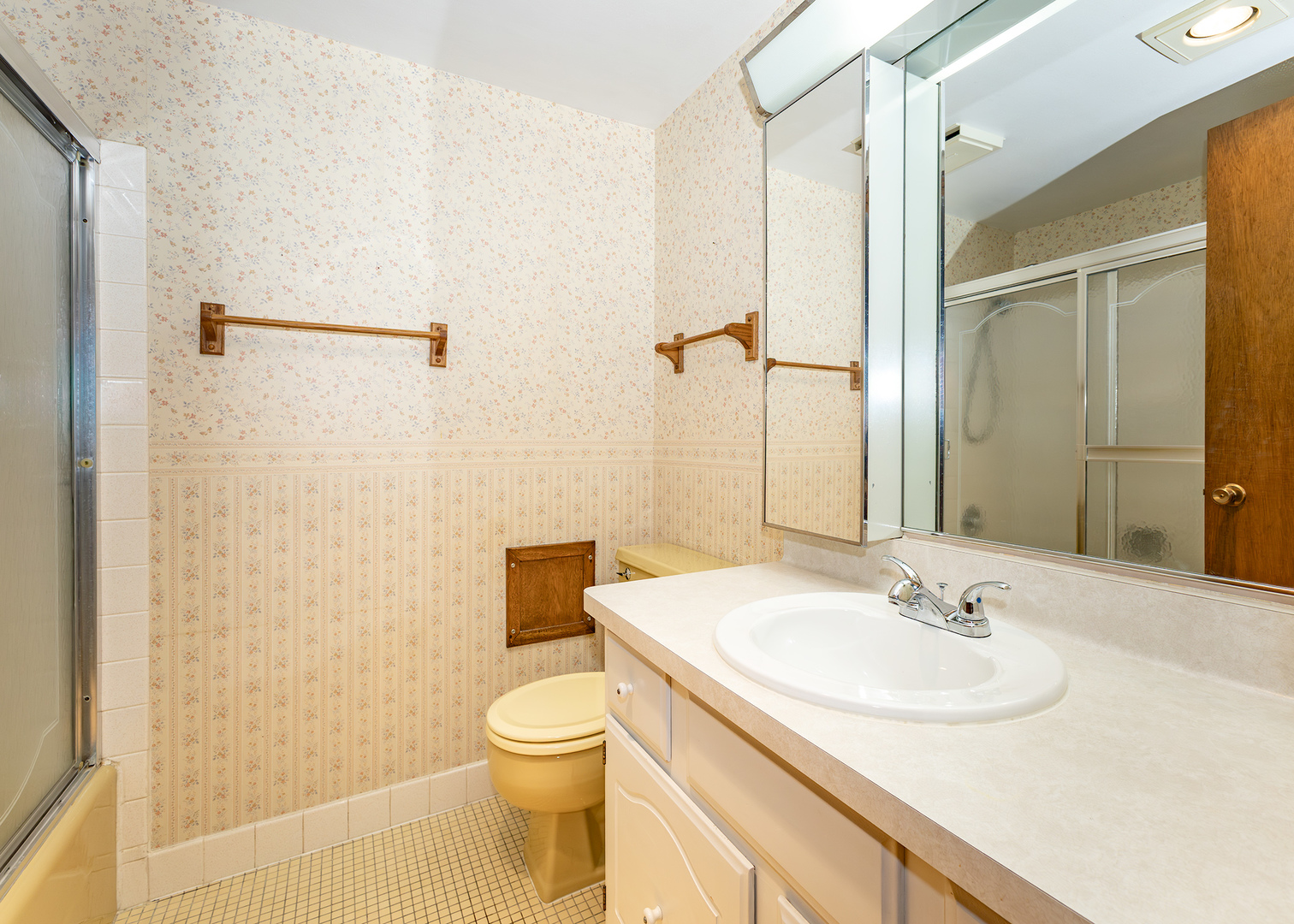 420 Margaret Street Atkinson, IL 61235 - Photo 15 of 26 a bathroom with a sink toilet and shower