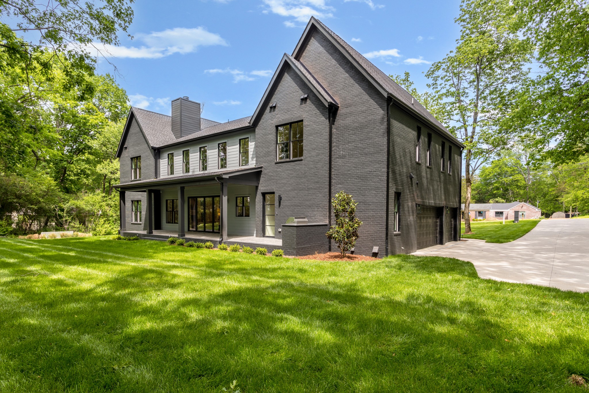 709 Brook Hollow Road Nashville, TN 37205 - Photo 51 of 55 a front view of house with yard and green space