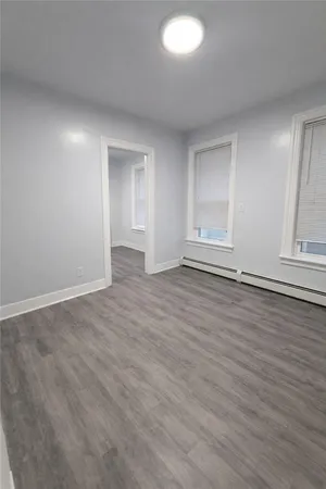 $1,400 | 458 High Street, Unit 2R, Central Falls, RI 02863