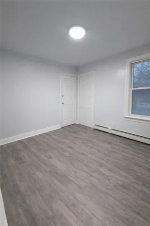 $1,400 | 458 High Street, Unit 2R, Central Falls, RI 02863
