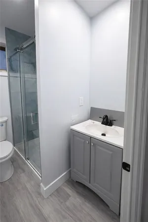 $1,400 | 458 High Street, Unit 2R, Central Falls, RI 02863