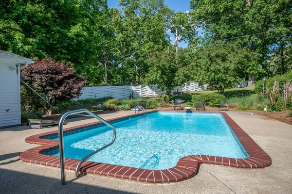 $420,000 | 101 Sunrise Lane, Dickson, TN 37055
