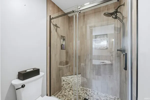 $499,900 | 10401 Woodland Ridge West, Fort Wayne, IN 46804