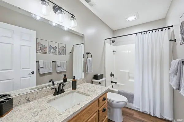 $499,900 | 10401 Woodland Ridge West, Fort Wayne, IN 46804