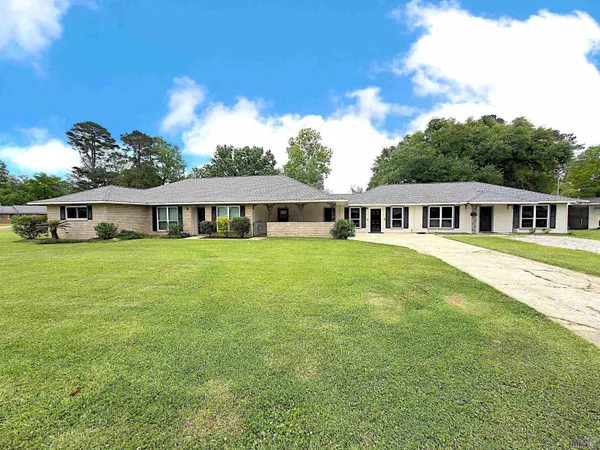$315,000 | 940 Robbie Street, Denham Springs, LA 70726